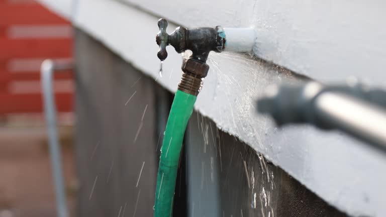Affordable siding repair and maintenance services in Edneyville, NC